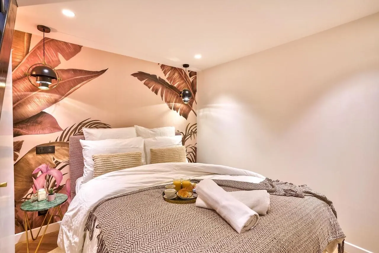 New Eiffel Tour ! Splendid Apartments In The Heart Of Paris