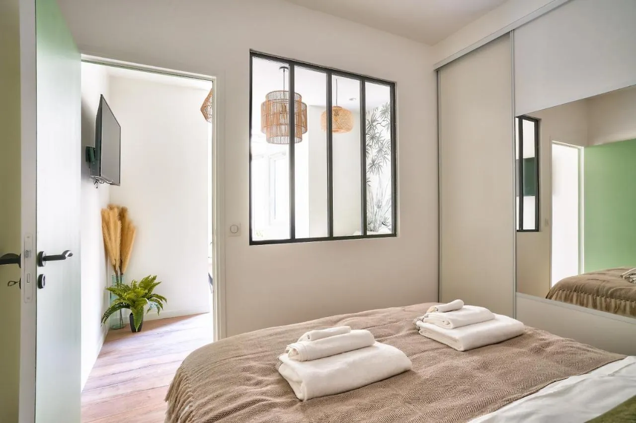 New Eiffel Tour ! Splendid Apartments In The Heart Of Paris