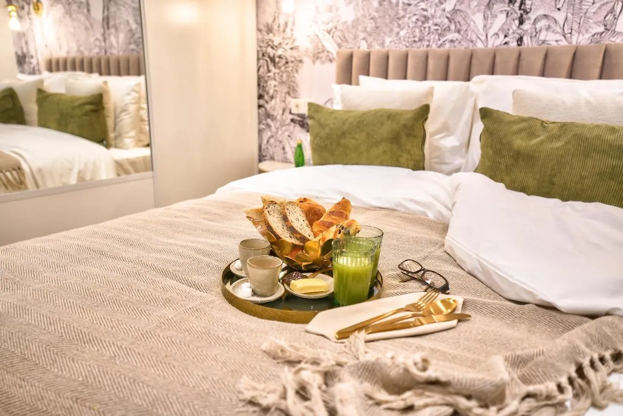 New Eiffel Tour ! Splendid Apartments In The Heart Of Paris