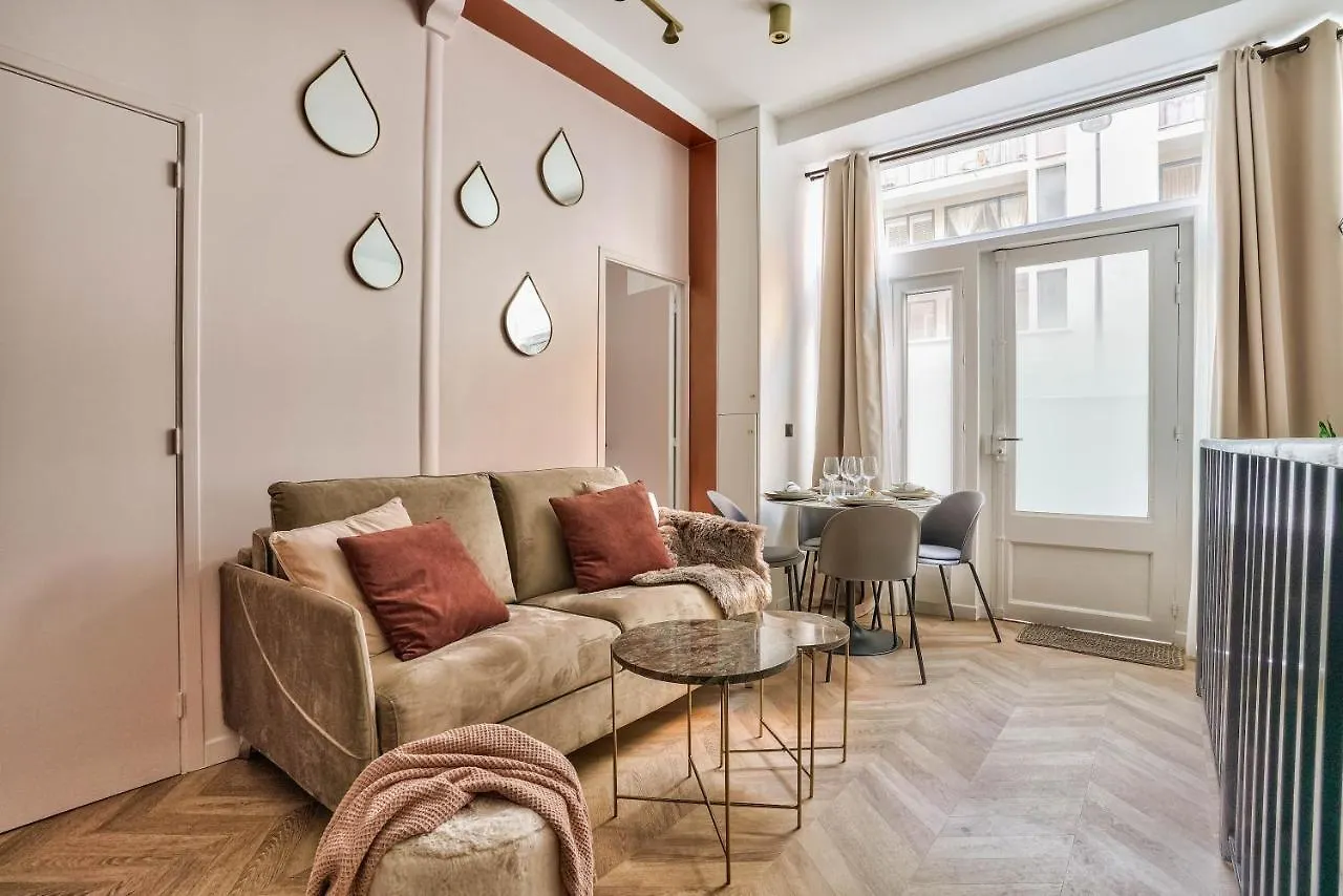 New Eiffel Tour ! Splendid Apartments In The Heart Of Paris France