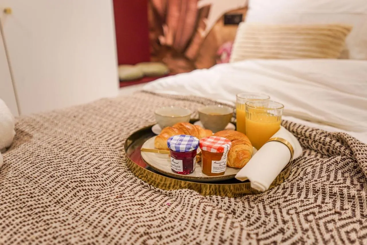 New Eiffel Tour ! Splendid Apartments In The Heart Of Paris