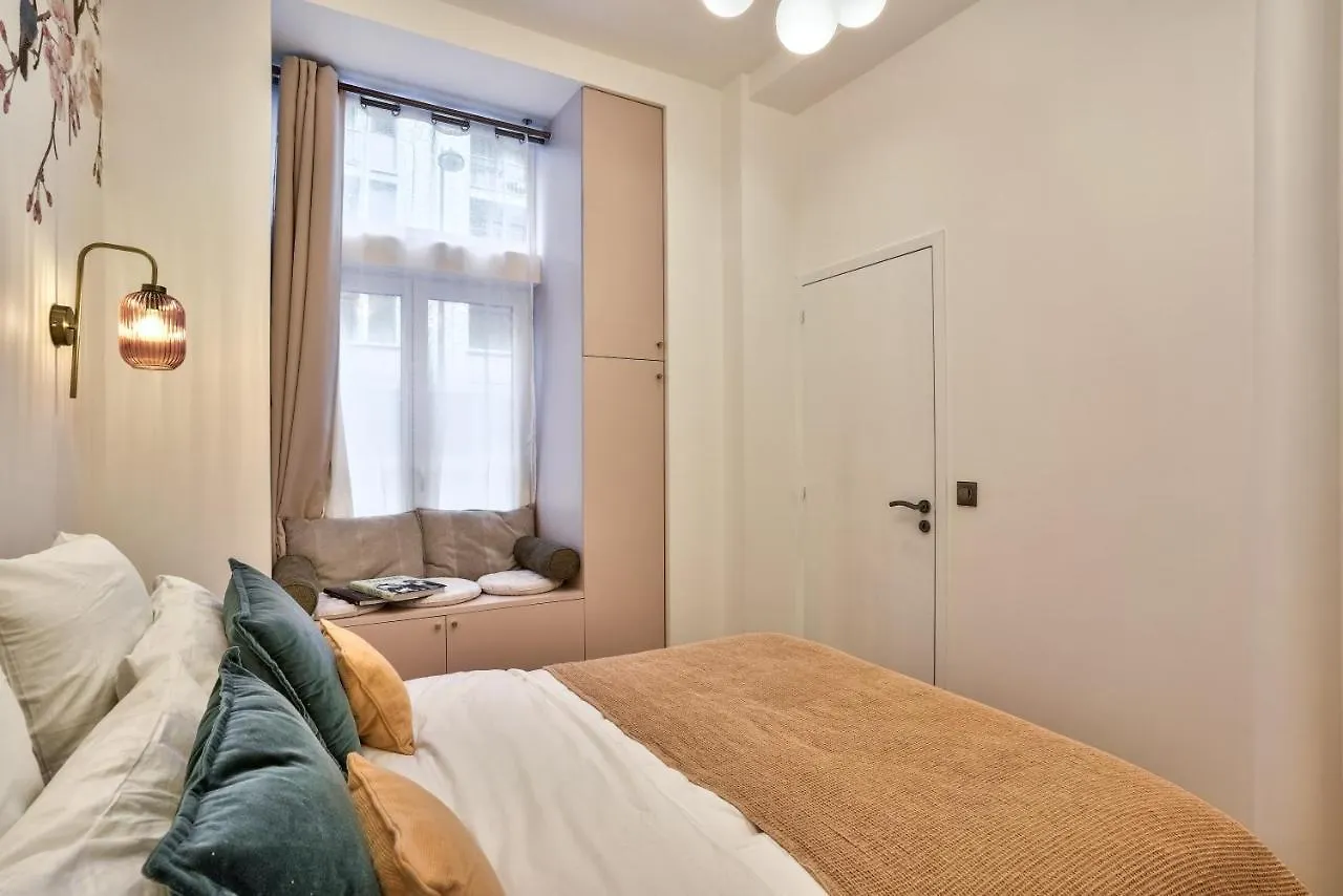 New Eiffel Tour ! Splendid Apartments In The Heart Of Paris