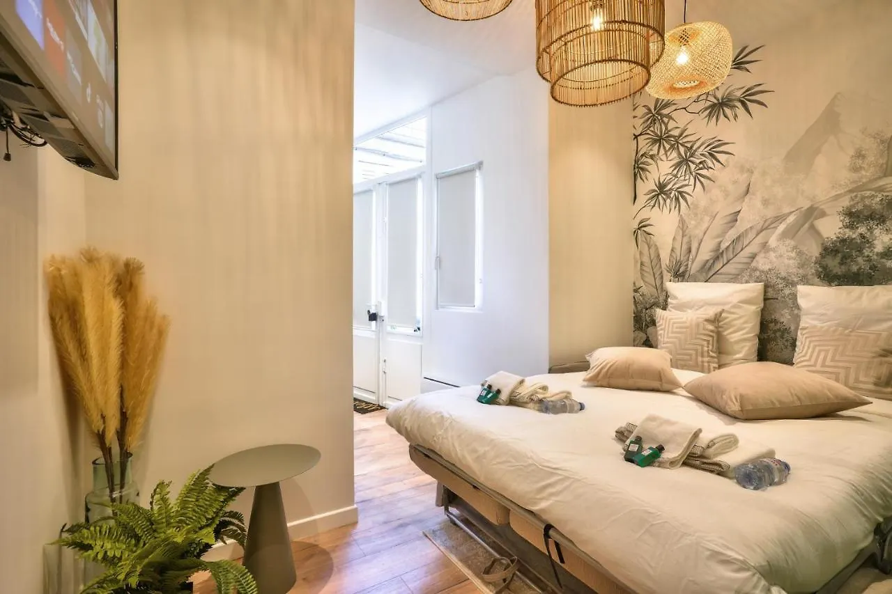 New Eiffel Tour ! Splendid Apartments In The Heart Of Paris