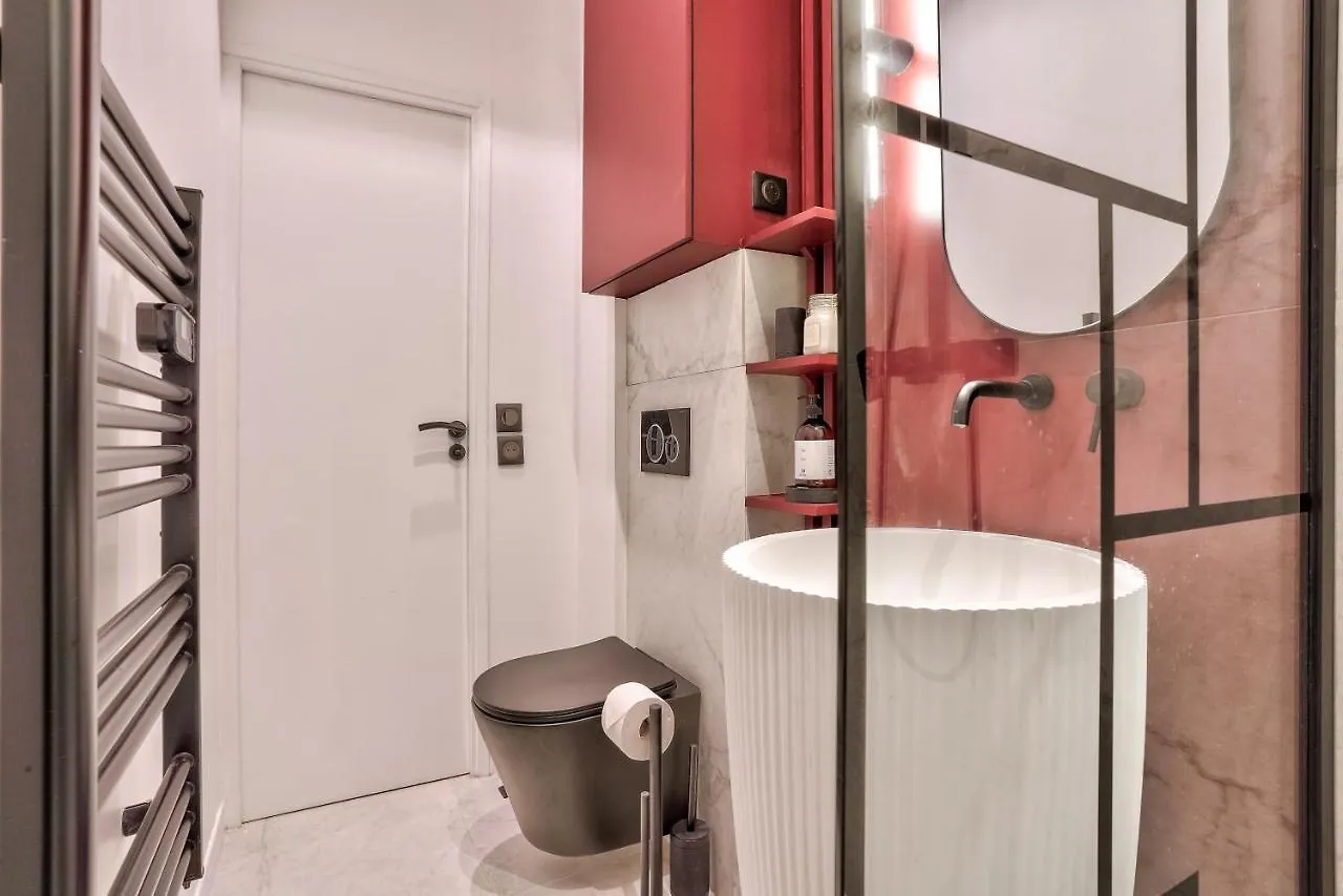 New Eiffel Tour ! Splendid Apartments In The Heart Of Paris
