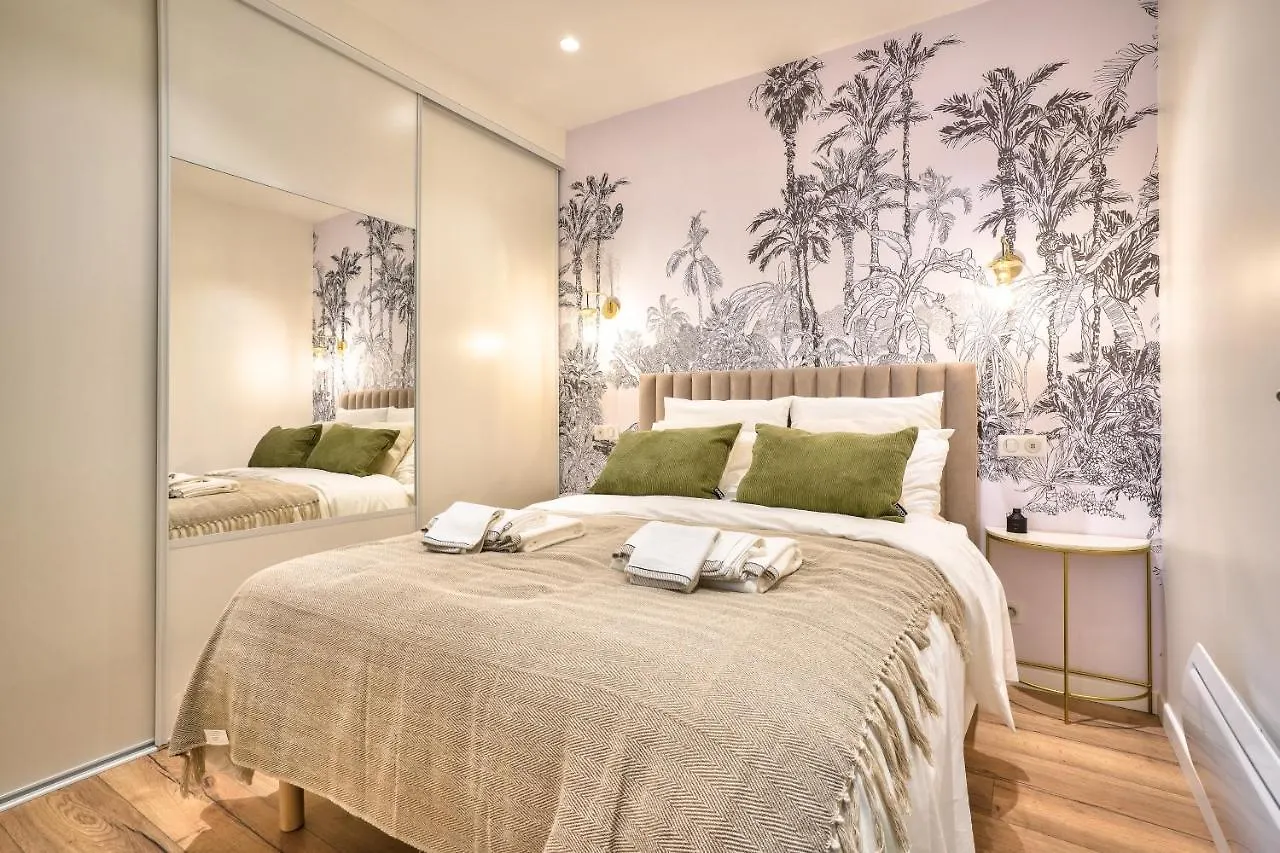 New Eiffel Tour ! Splendid Apartments In The Heart Of Paris 0*,  França