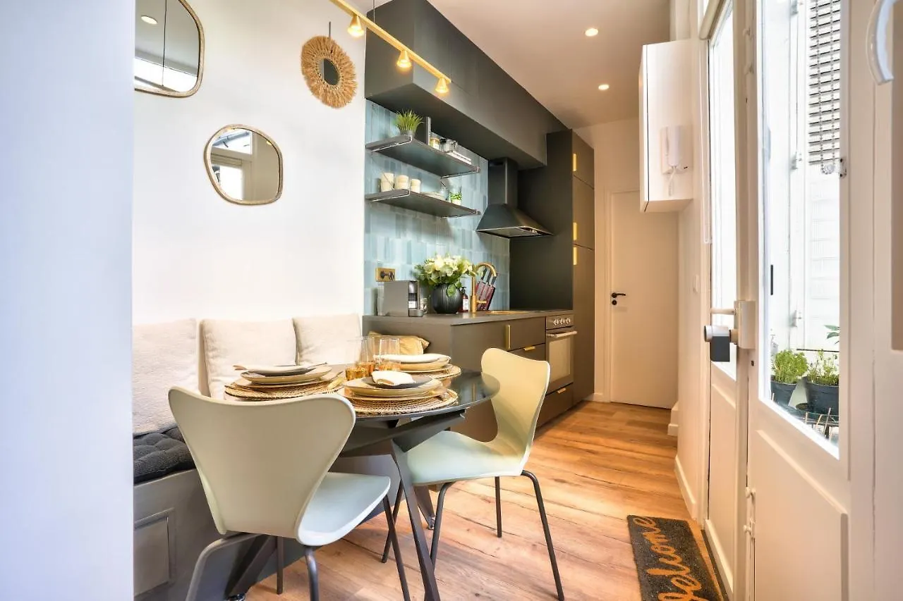 New Eiffel Tour ! Splendid Apartments In The Heart Of Paris 0*,  France