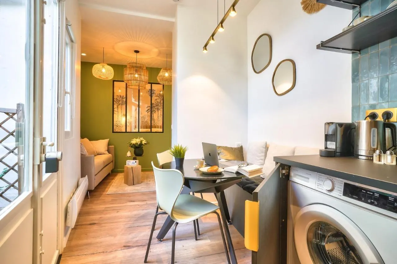 New Eiffel Tour ! Splendid Apartments In The Heart Of Paris