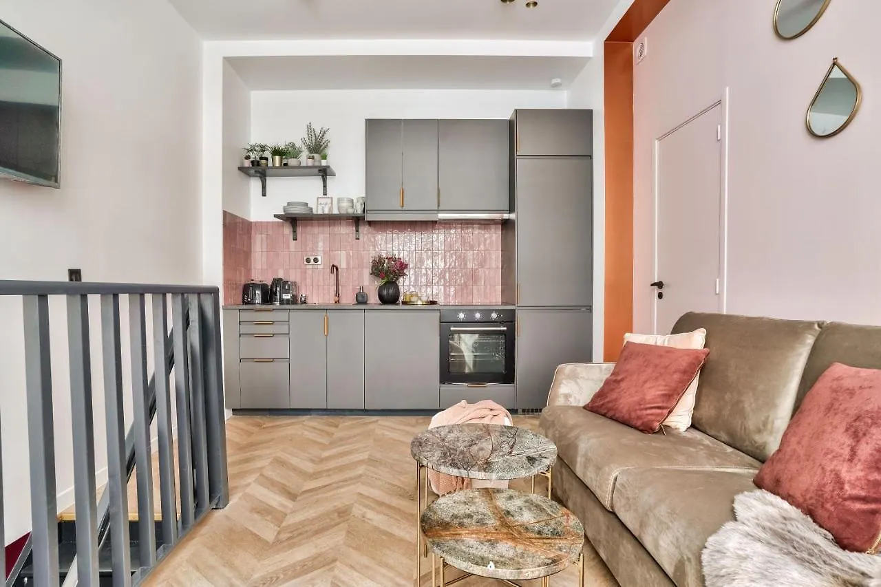 New Eiffel Tour ! Splendid Apartments In The Heart Of Paris