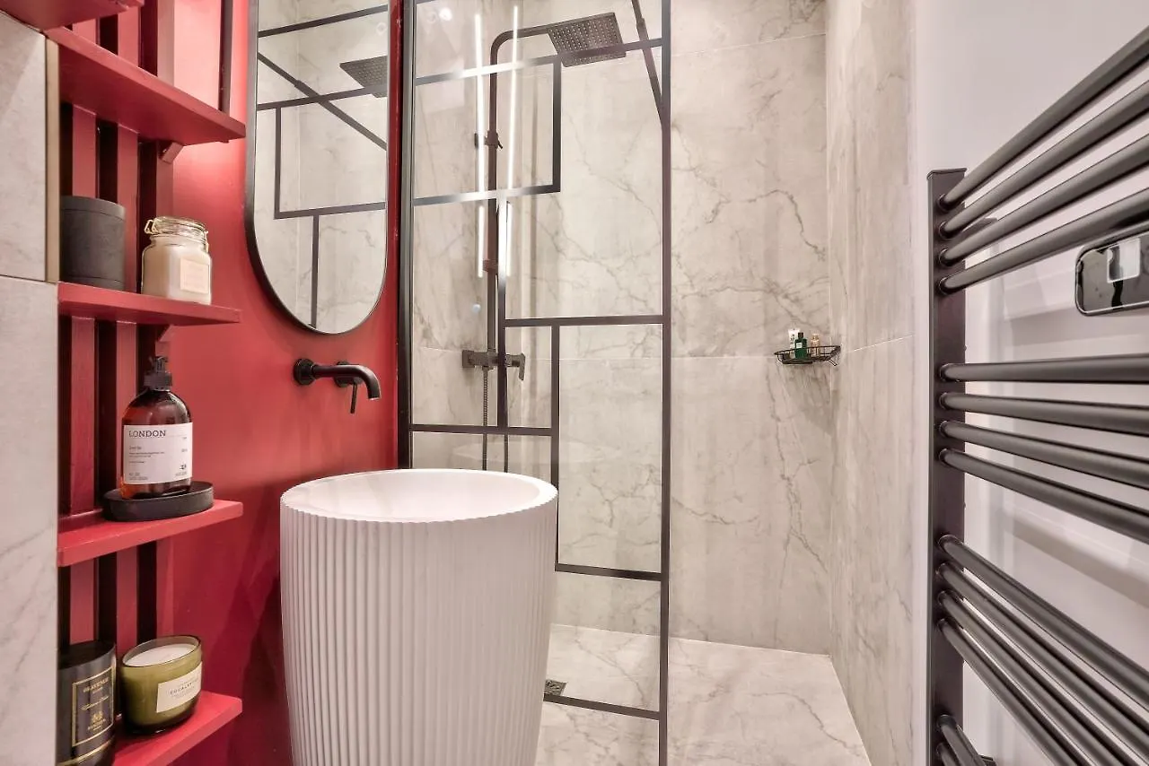 New Eiffel Tour ! Splendid Apartments In The Heart Of Paris